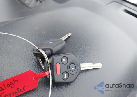 2017 Subaru Forester 2.5I z USA, uszkodzony, nr VIN JF2SJABC2HH417623